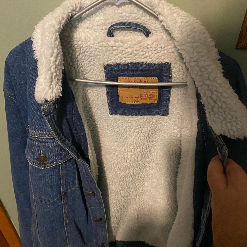 Men’s Jacket - Picture 2 of 4